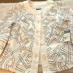 Women's White & Black Geometric Print (Size Medium) 3/4 Length Sleeve Jacket